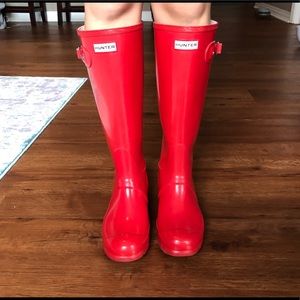 Tall red Hunter rain boots US Size 5M/ 6F